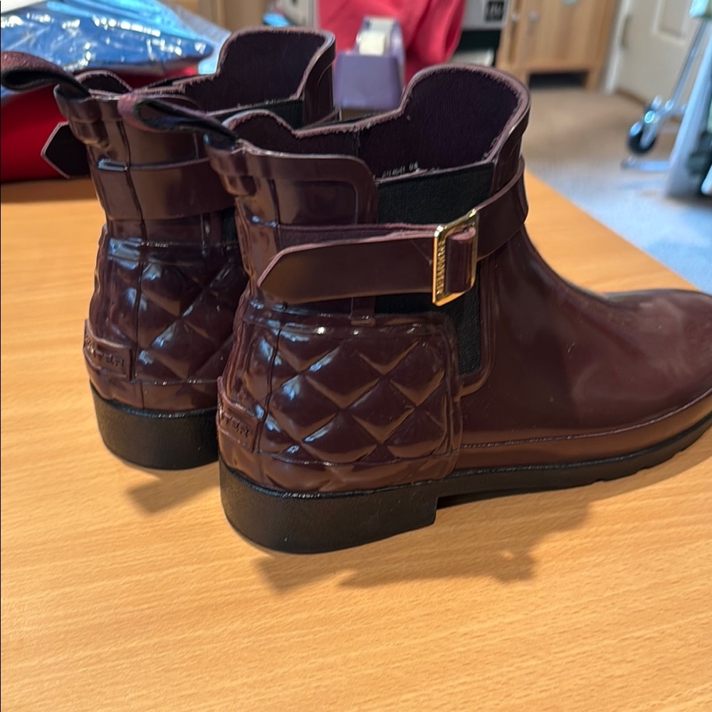 HUNTER Quilted Burgundy Ankle Rain Boots great condition see pics
